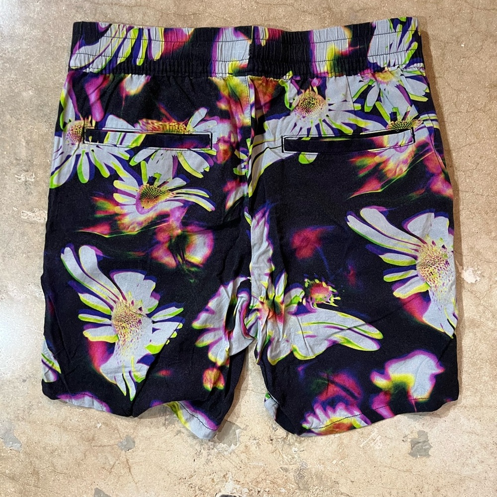 ASOS Multicolor Abstract Print Shorts - Picture 4 of 5